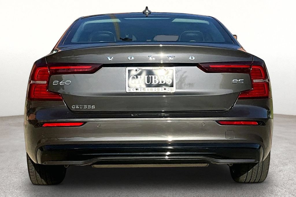 Used 2025 Volvo S60 B5 Core FWD image 5