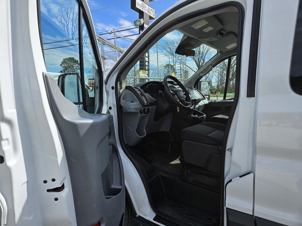Used 2018 Ford Transit 350 XL image 9