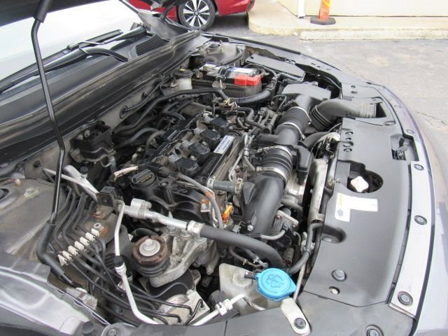 Used 2018 Honda Accord LX image 3