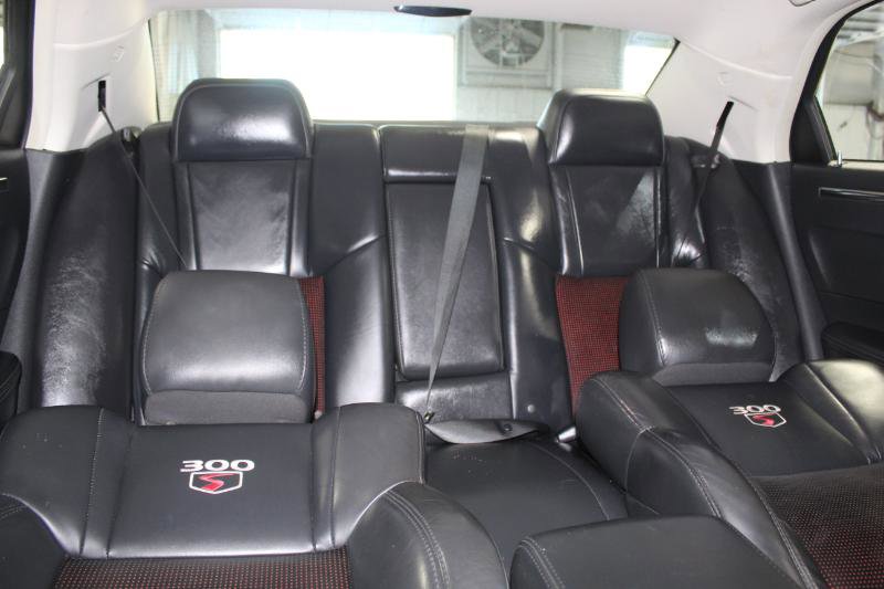 Used 2010 Chrysler 300 S image 15