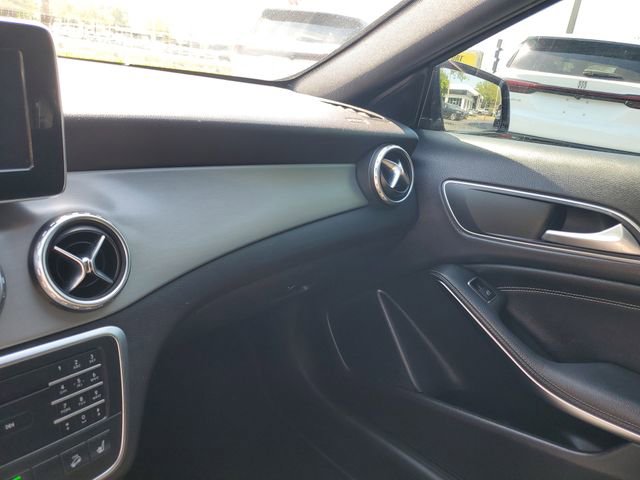 Used 2016 Mercedes-Benz GLA 250 4MATIC image 25