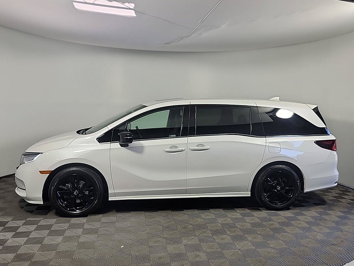 Certified 2023 Honda Odyssey Sport image 11
