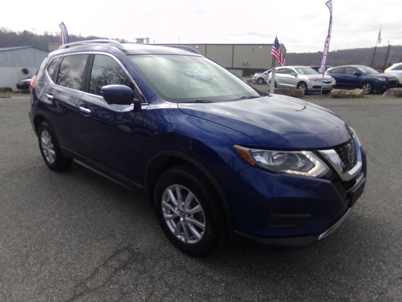 Used 2018 Nissan Rogue SV w/ Premium Package AWD/4WD image 5