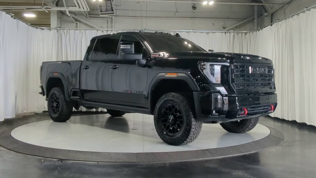 Used 2025 GMC Sierra 2500 AT4X AWD/4WD image 2