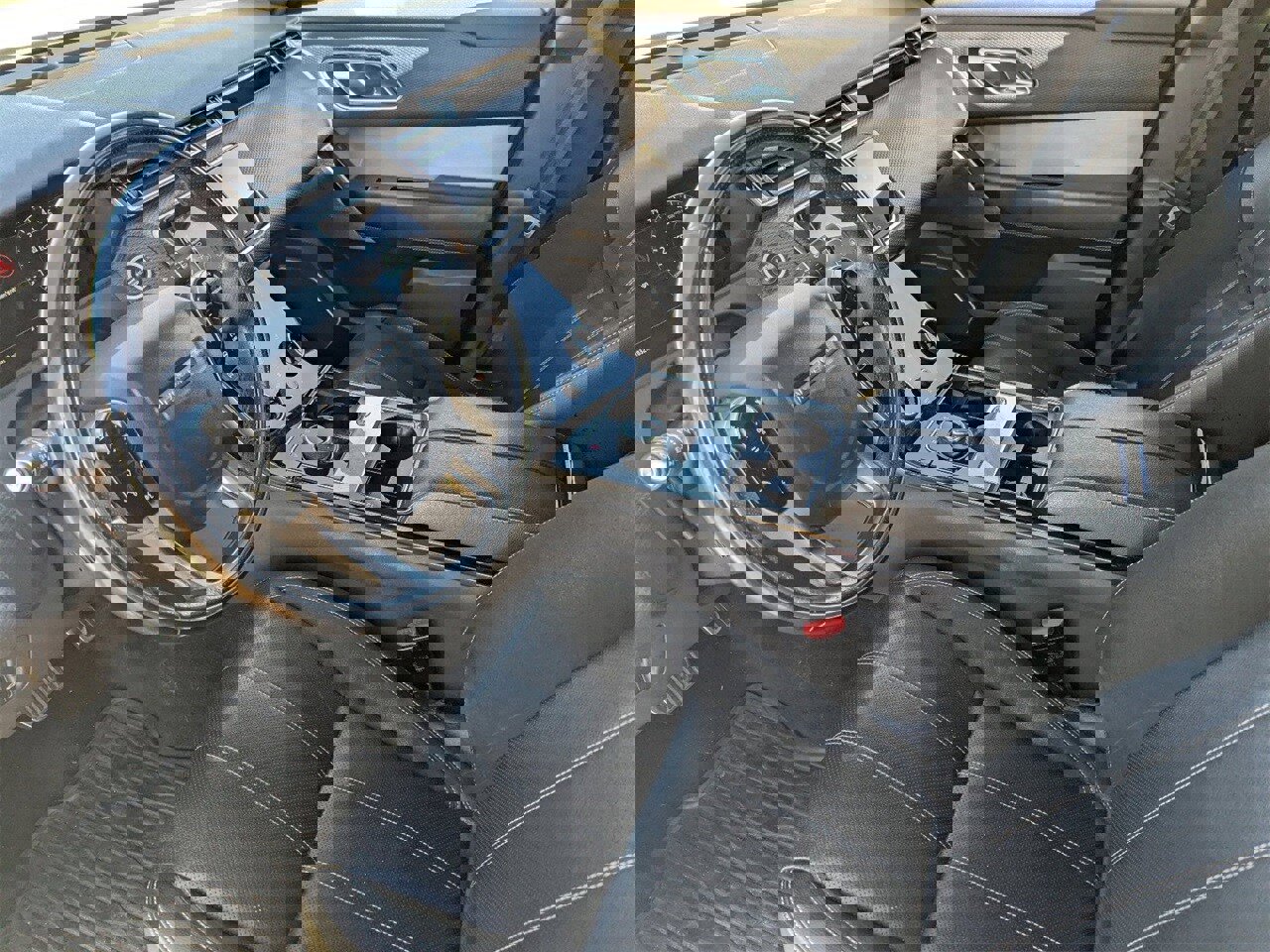 Used 2018 Land Rover Range Rover Velar R-Dynamic SE image 29