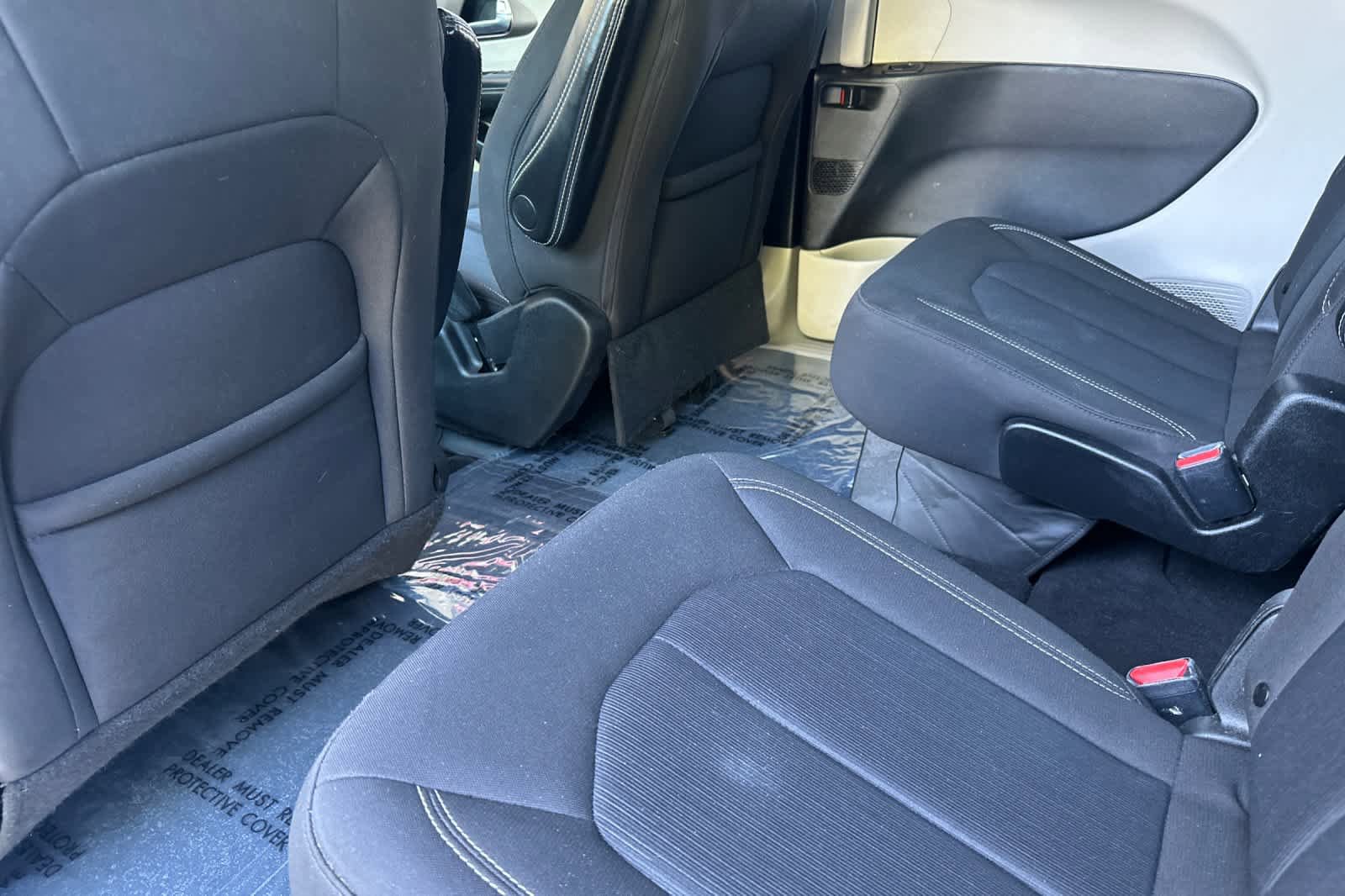 Used 2022 Chrysler Voyager LX w/ Fleet Security Group image 4