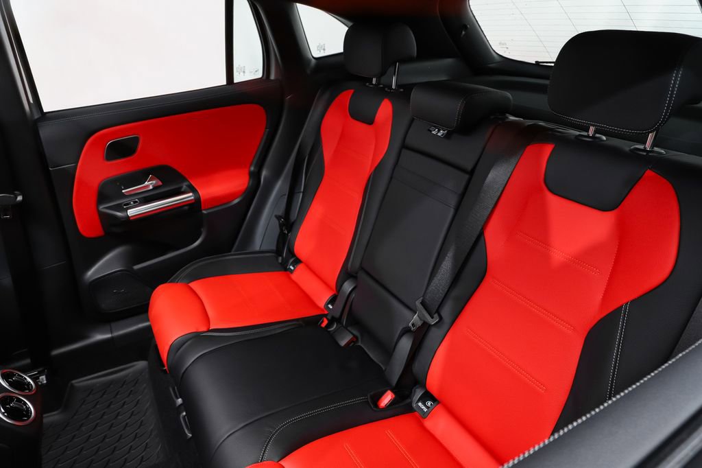 New 2026 Mercedes-Benz GLA 35 AMG 4MATIC image 11