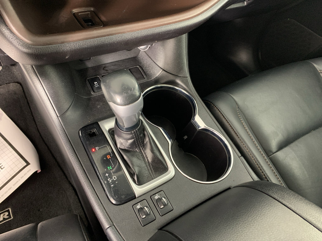 Used 2019 Toyota Highlander XLE image 25