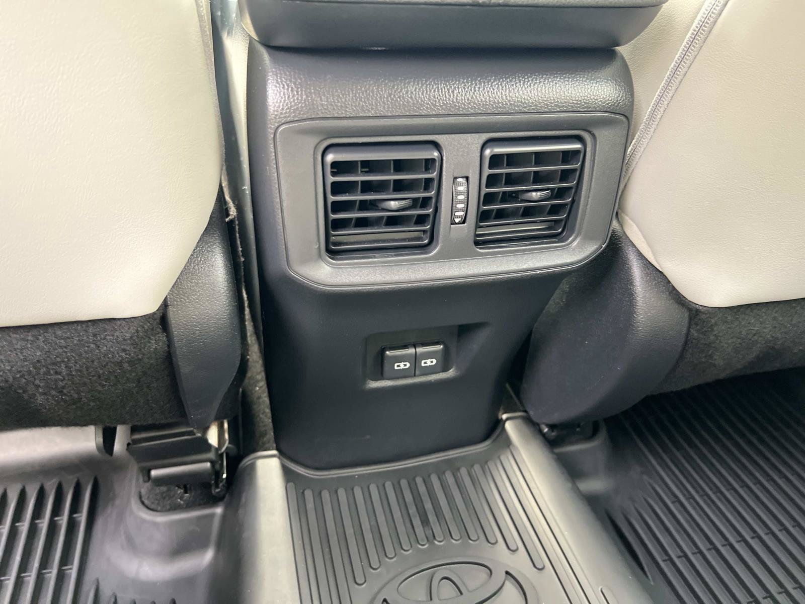Used 2022 Toyota RAV4 XLE Premium FWD image 21