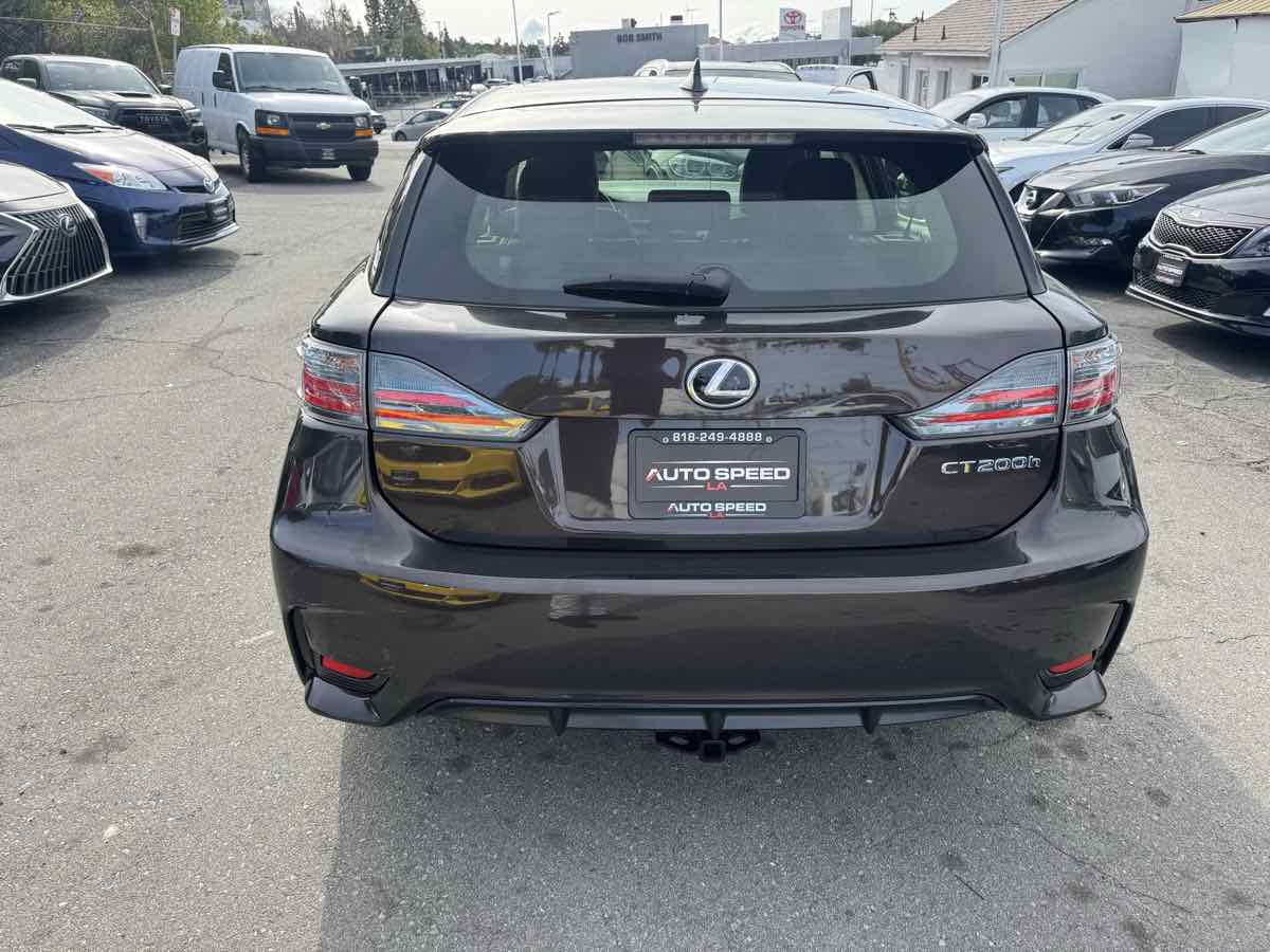 Used 2016 Lexus CT 200h w/ Accessory Package image 5