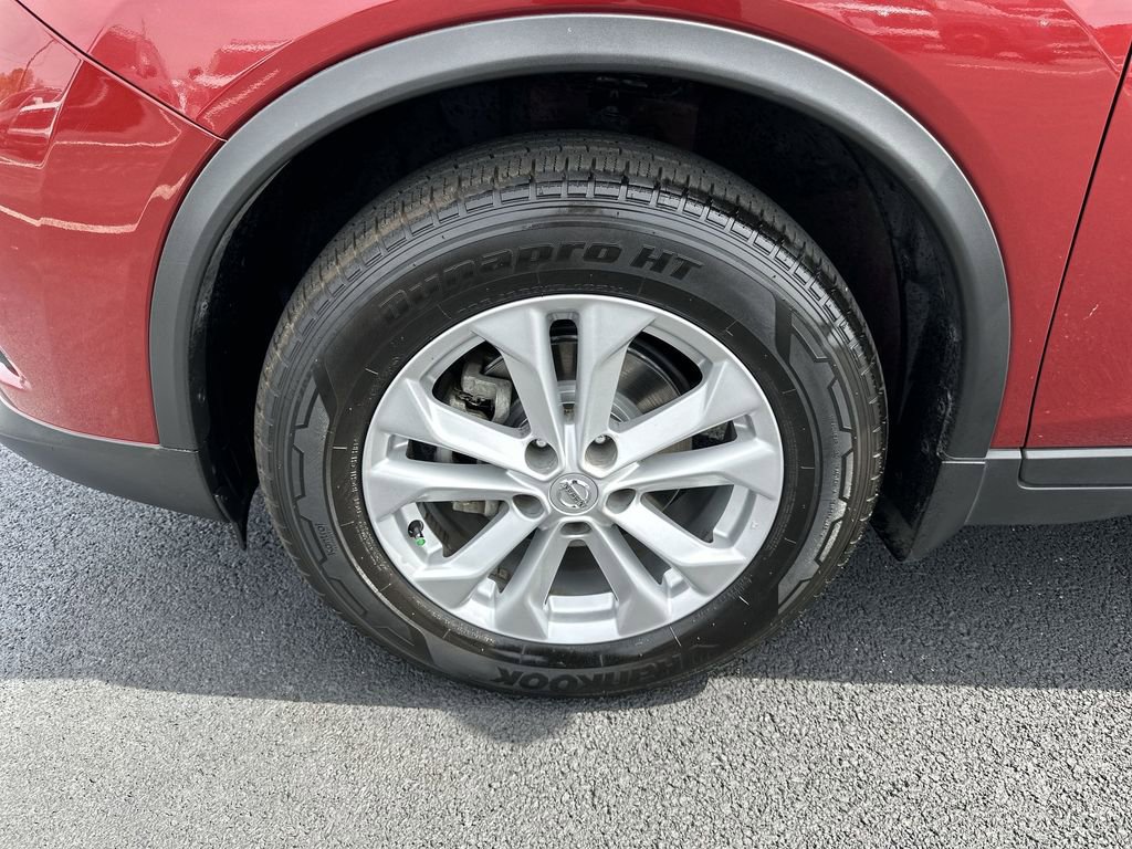 Used 2016 Nissan Rogue SV w/ SV Premium Package image 10