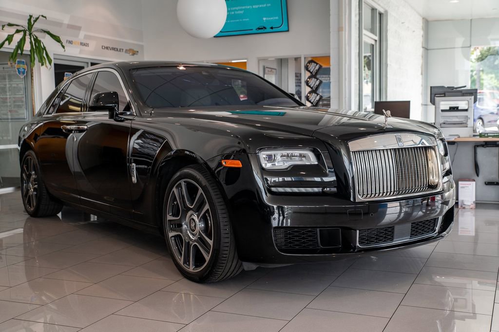 Used 2018 Rolls-Royce Ghost image 2