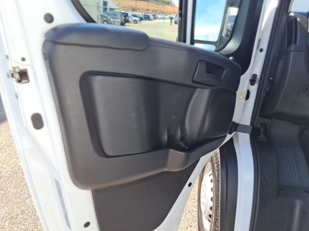 Used 2025 RAM ProMaster 2500 w/ Convenience Group image 21