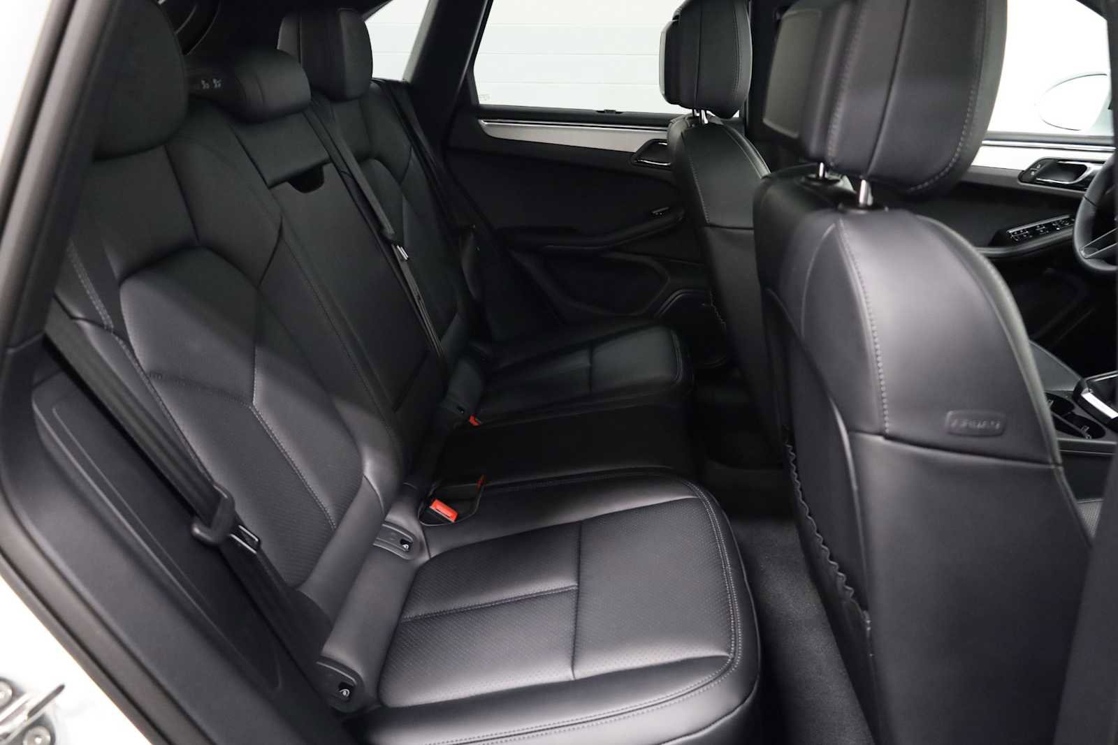 New 2026 Porsche Macan image 45