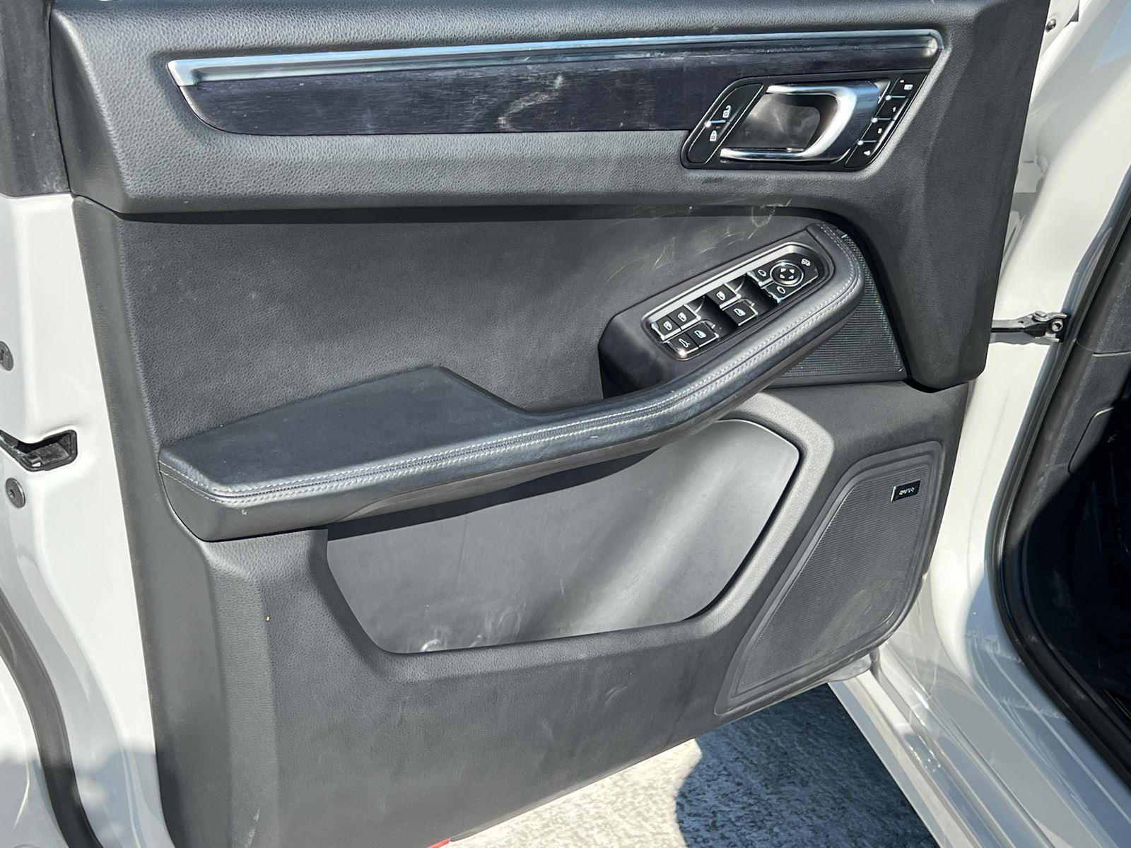 Used 2023 Porsche Macan GTS w/ Premium Package Plus image 10