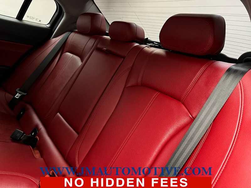 Used 2020 Alfa Romeo Giulia Ti w/ Active Blind Spot Package AWD/4WD image 16