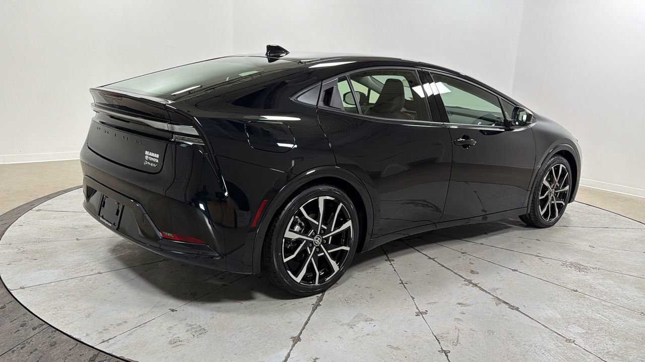 Used 2025 Toyota Prius XSE image 5
