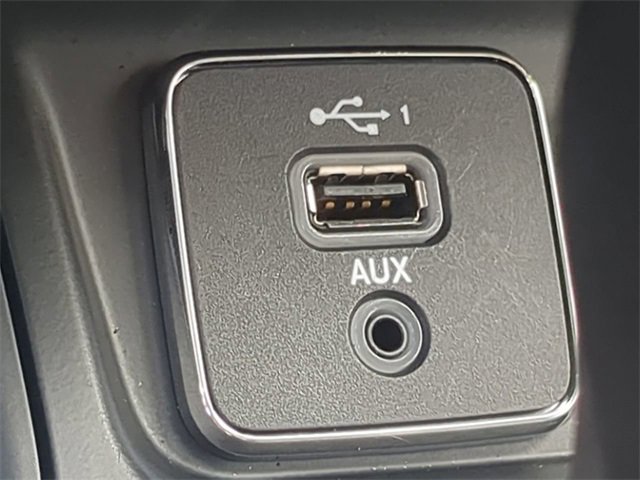 Used 2020 Jeep Cherokee Limited image 24