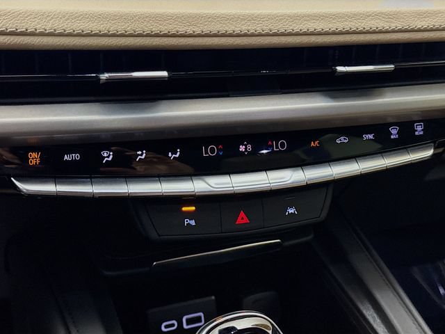 Used 2024 Cadillac XT4 Luxury FWD image 17