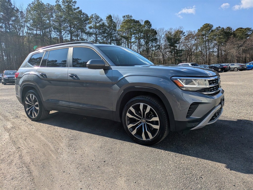 Used 2022 Volkswagen Atlas SE image 2