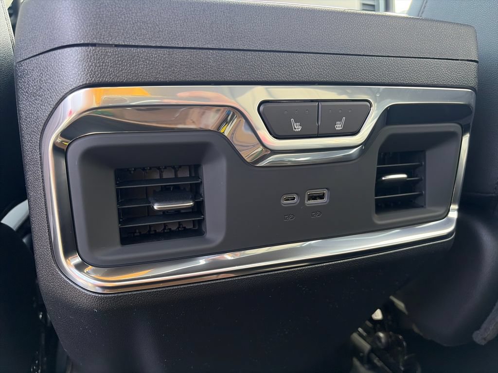 New 2026 Chevrolet Silverado 3500 High Country w/ High Country Premium Package AWD/4WD image 9