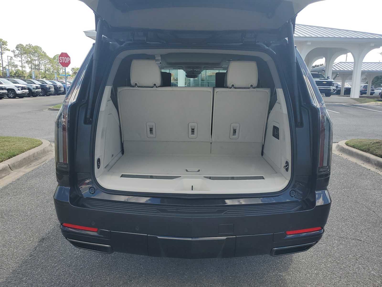 New 2025 Cadillac Escalade Sport Platinum w/ LPO, ONYX Package image 5
