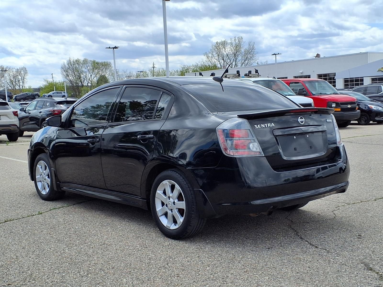 Used 2012 Nissan Sentra 2.0 SR w/ Special Edition Pkg FWD image 7