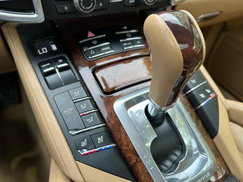 Used 2011 Porsche Cayenne AWD/4WD image 32