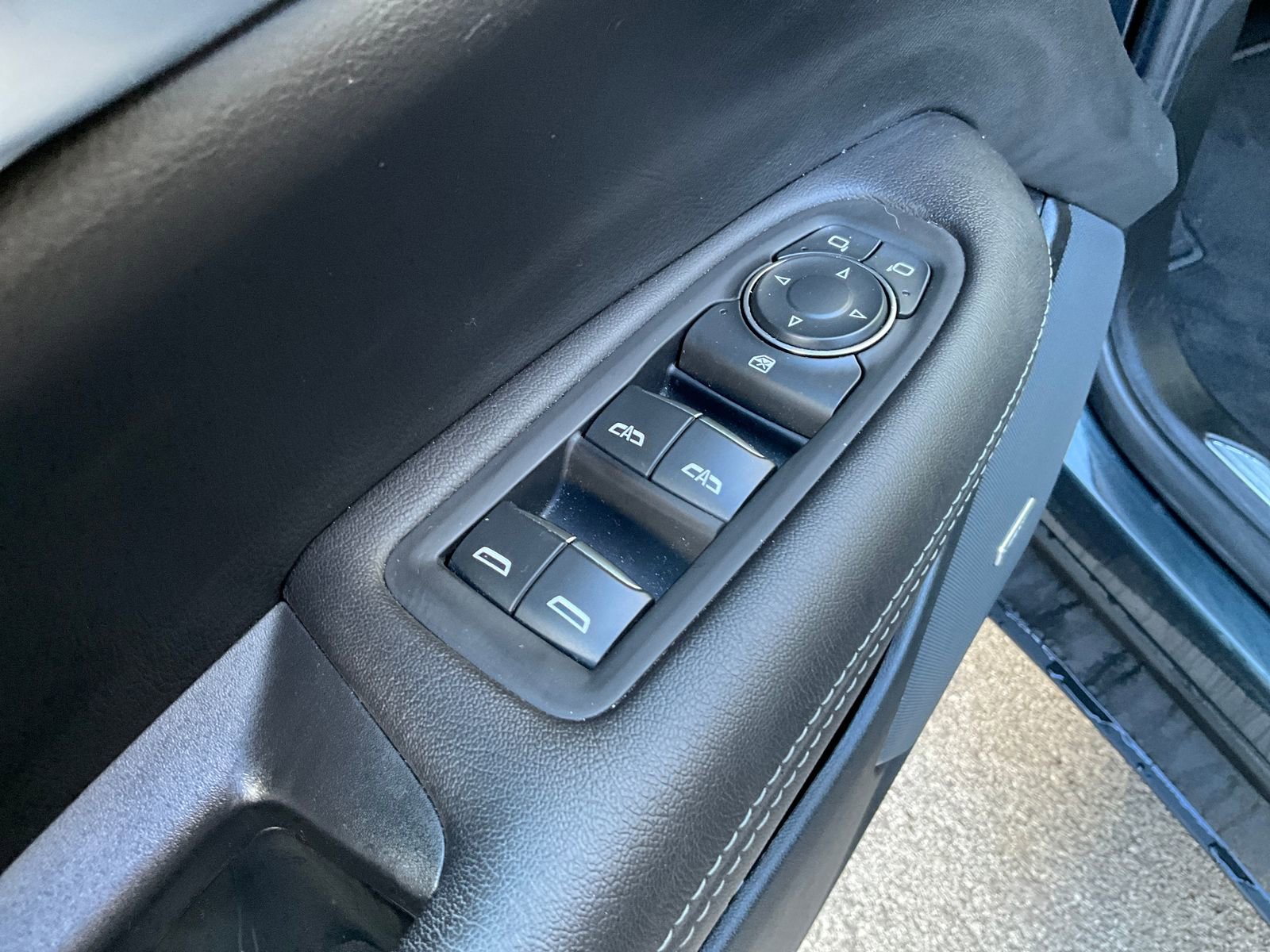 Certified 2022 Cadillac XT5 Luxury image 14