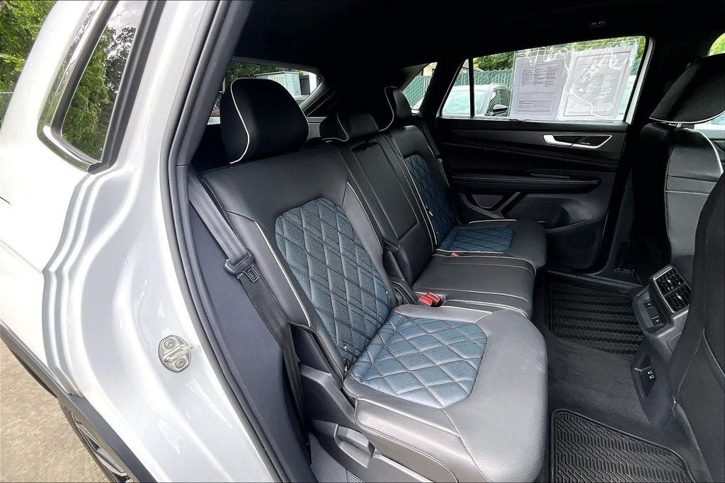 Certified 2024 Volkswagen Atlas Cross Sport SEL Premium R-Line AWD/4WD image 20
