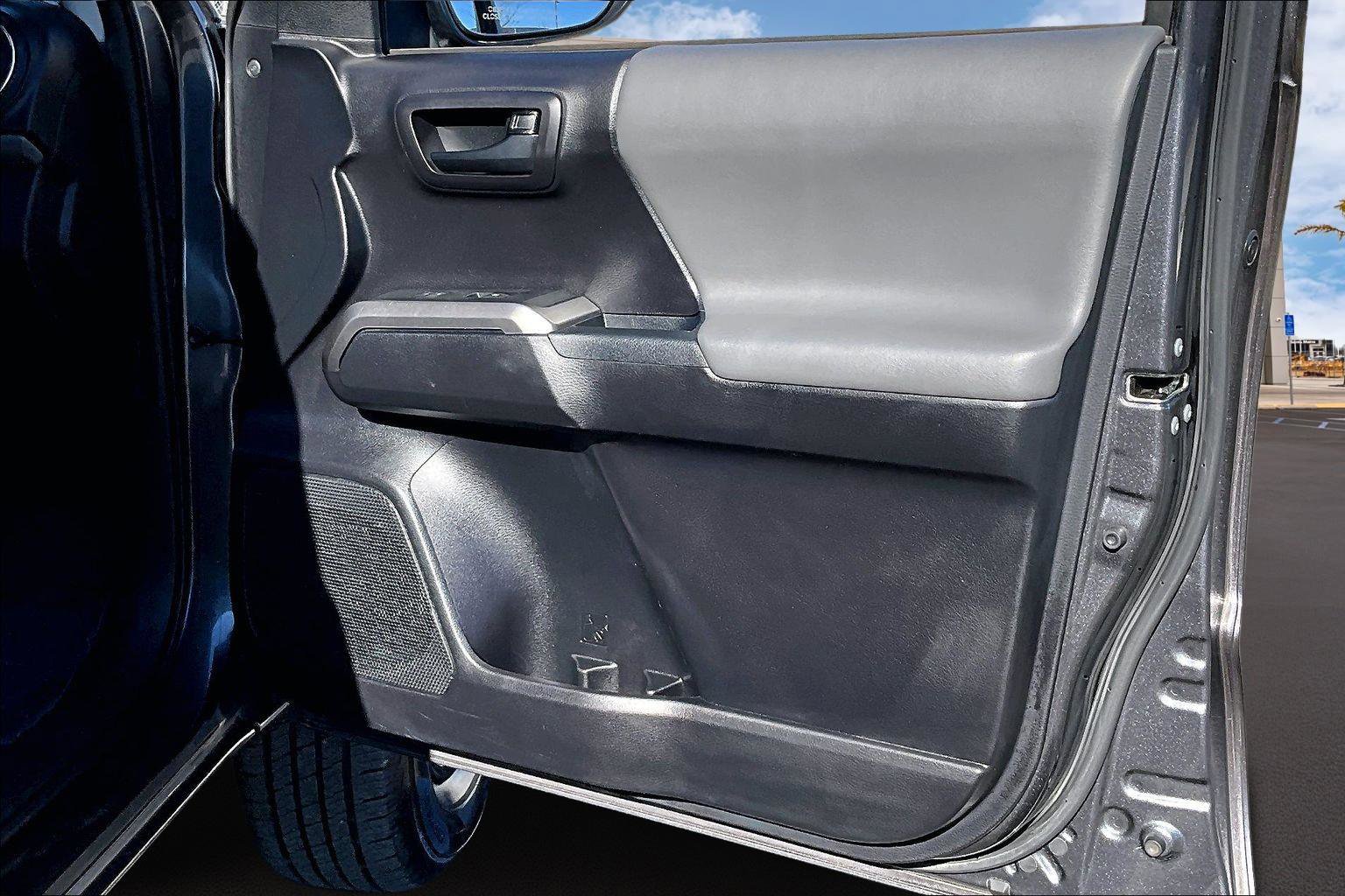 Certified 2019 Toyota Tacoma SR5 image 24