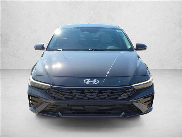 Used 2024 Hyundai Elantra Limited FWD image 2