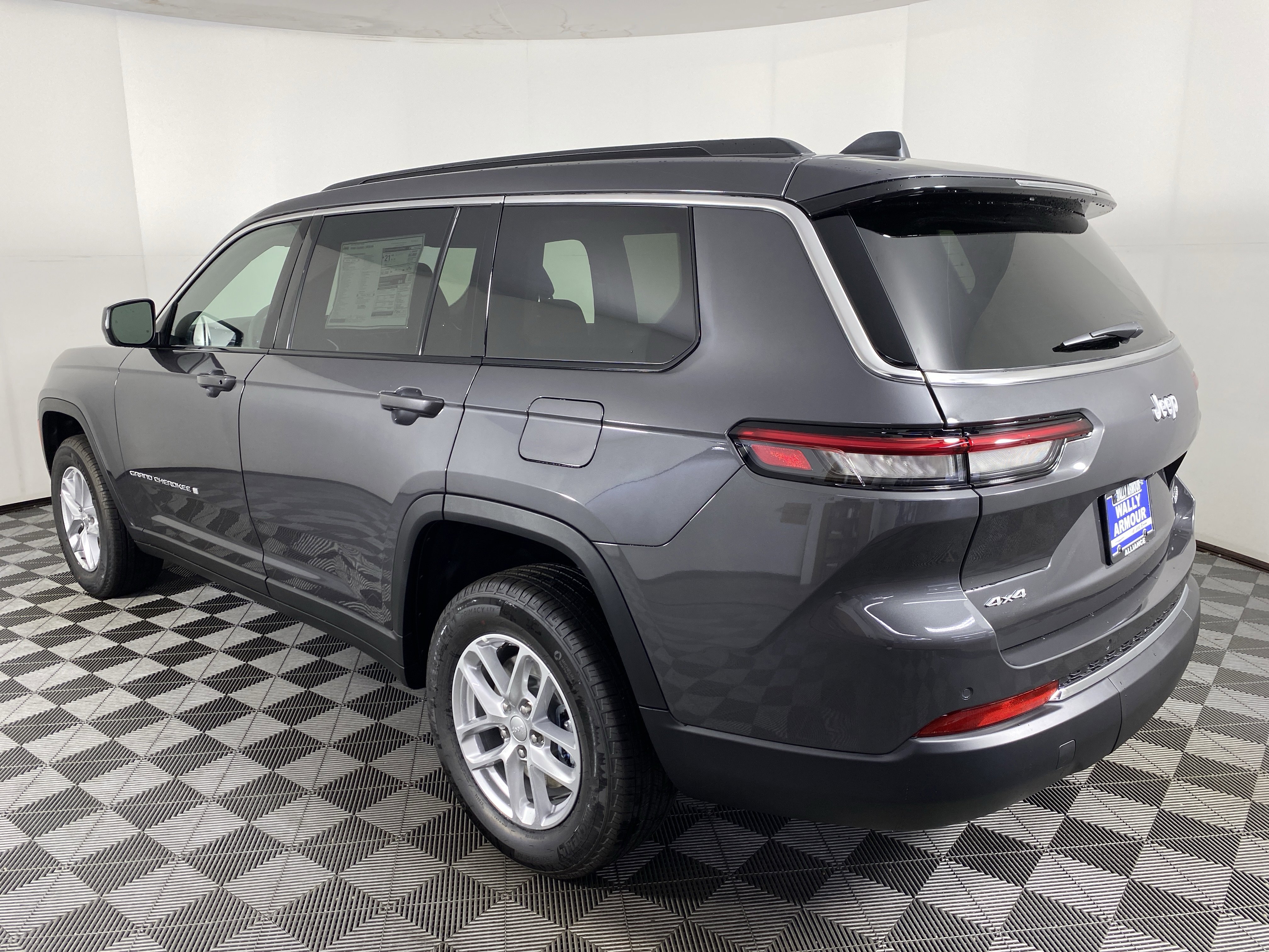 New 2025 Jeep Grand Cherokee L Laredo w/ Luxury Tech Group I image 8