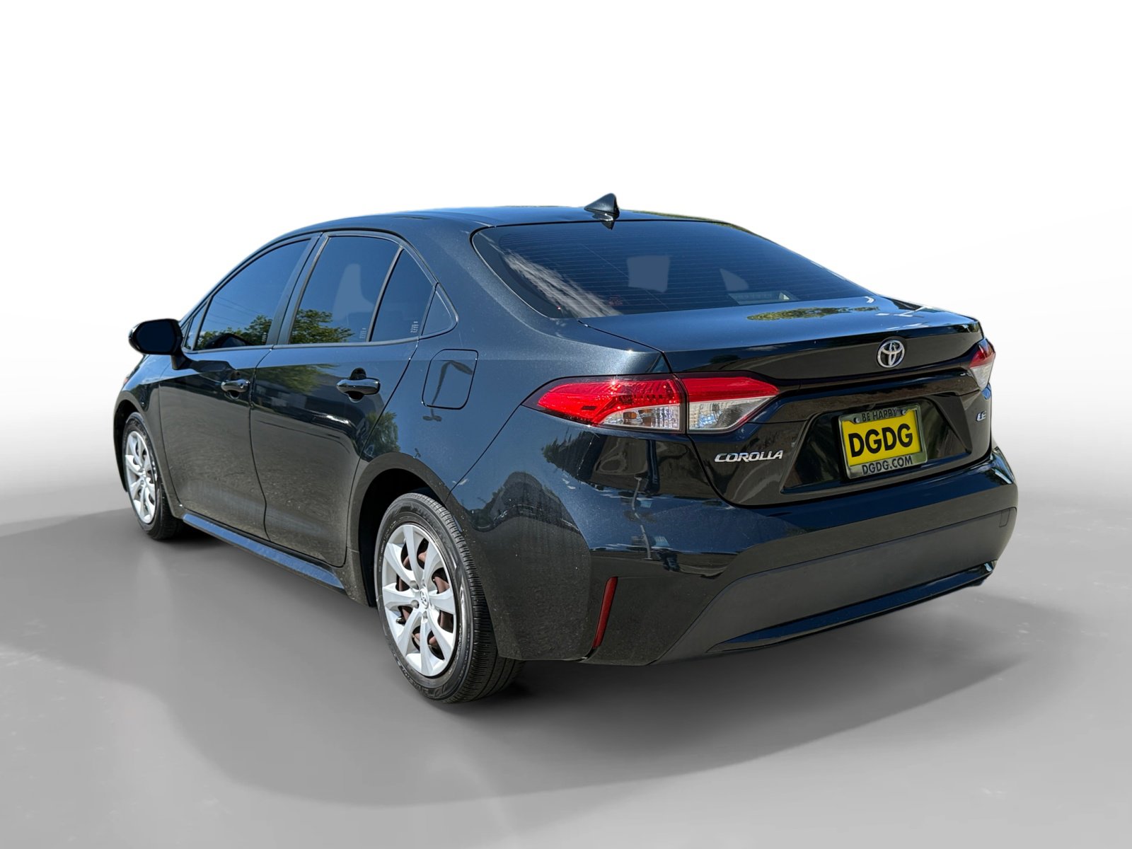 Used 2021 Toyota Corolla LE image 3