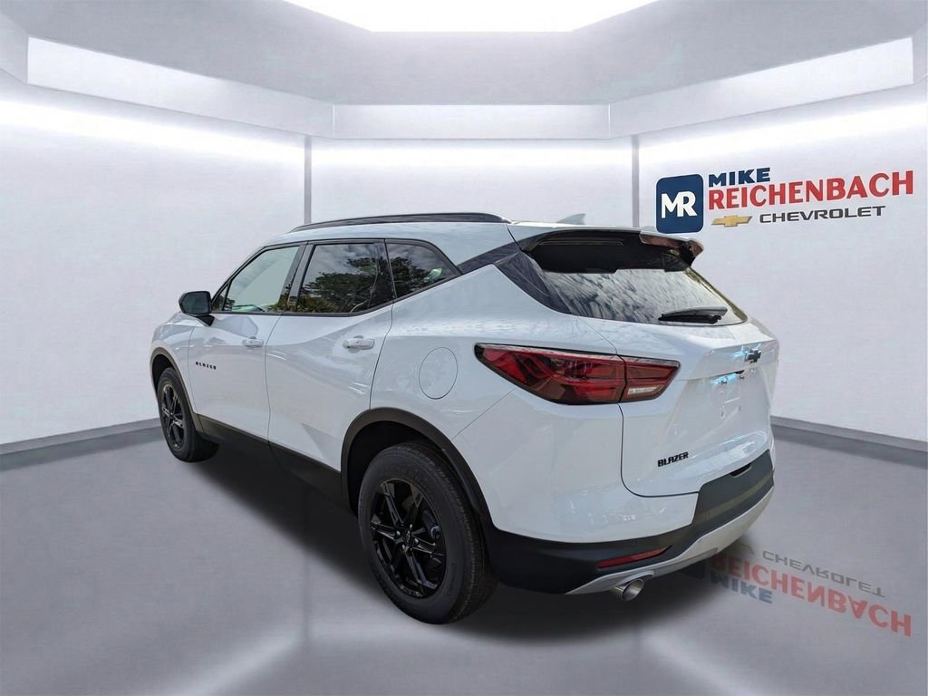 New 2025 Chevrolet Blazer LT w/ Midnight/Sport Edition FWD image 7