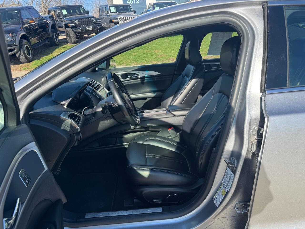 Used 2020 Lincoln MKZ AWD w/ Convenience Package image 9