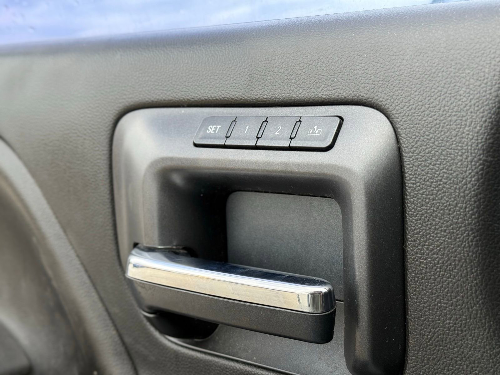 Used 2017 Chevrolet Silverado 1500 LTZ Z71 w/ LTZ Plus Package image 15