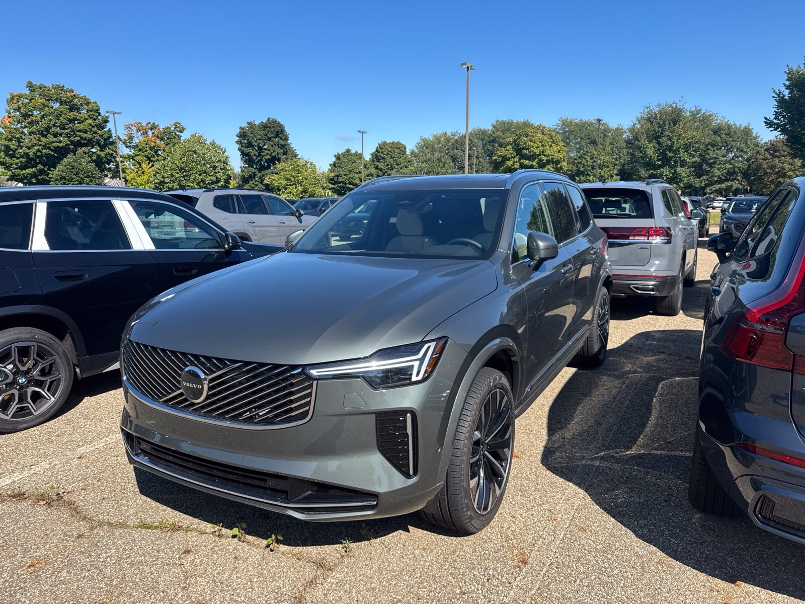 New 2027 Volvo XC90 B6 Plus AWD/4WD image 1