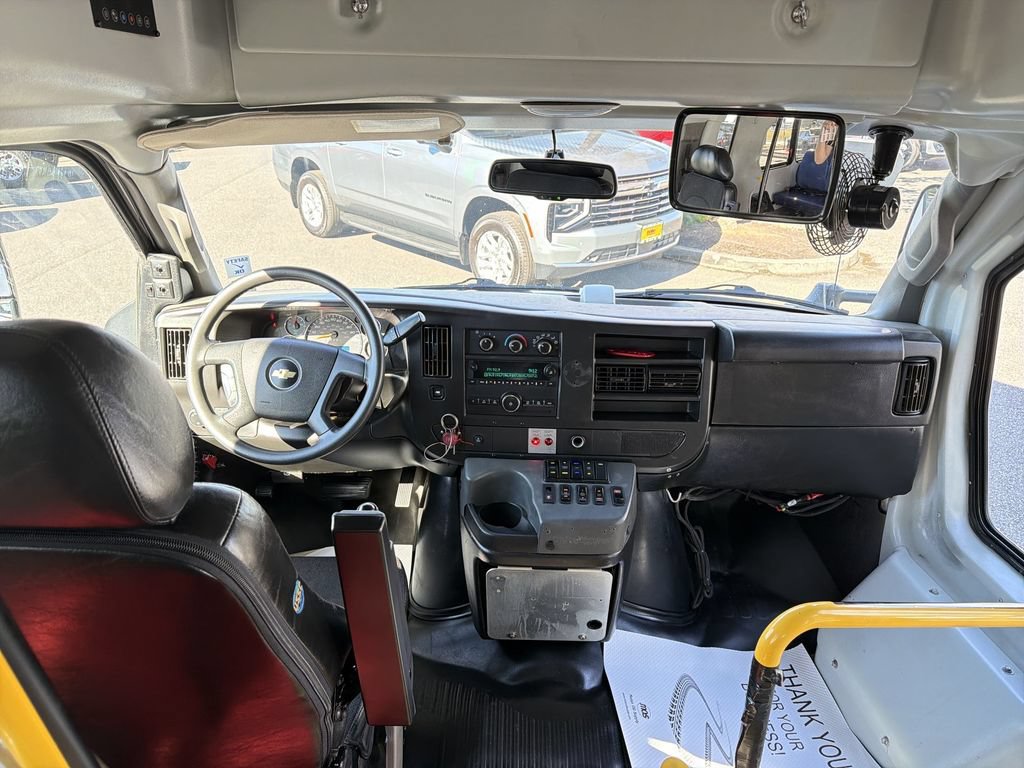 Used 2020 Chevrolet Express 4500 w/ Shuttle Bus Package RWD image 19