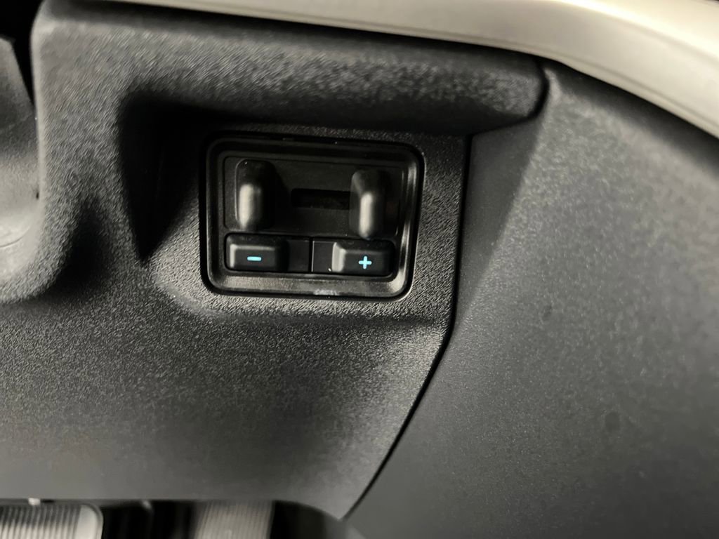 Used 2025 Ford Expedition Active image 55