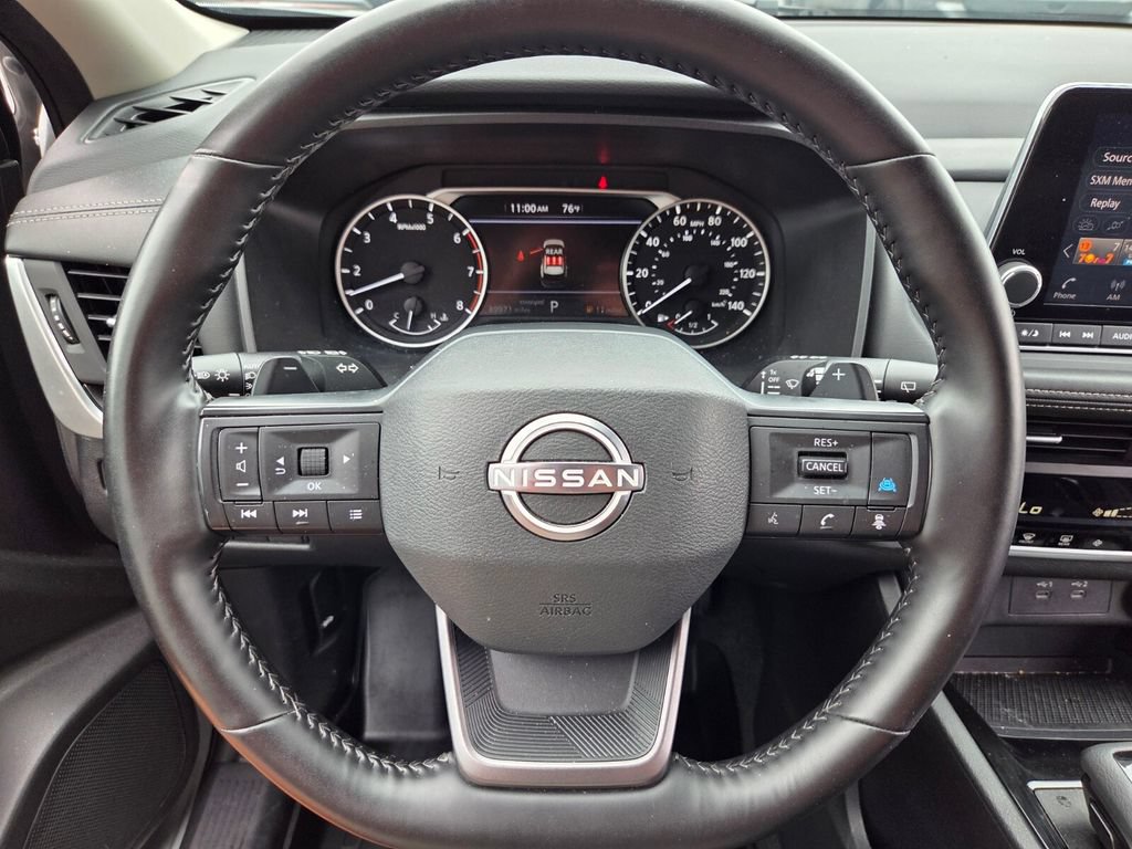 Used 2025 Nissan Rogue SV FWD image 21