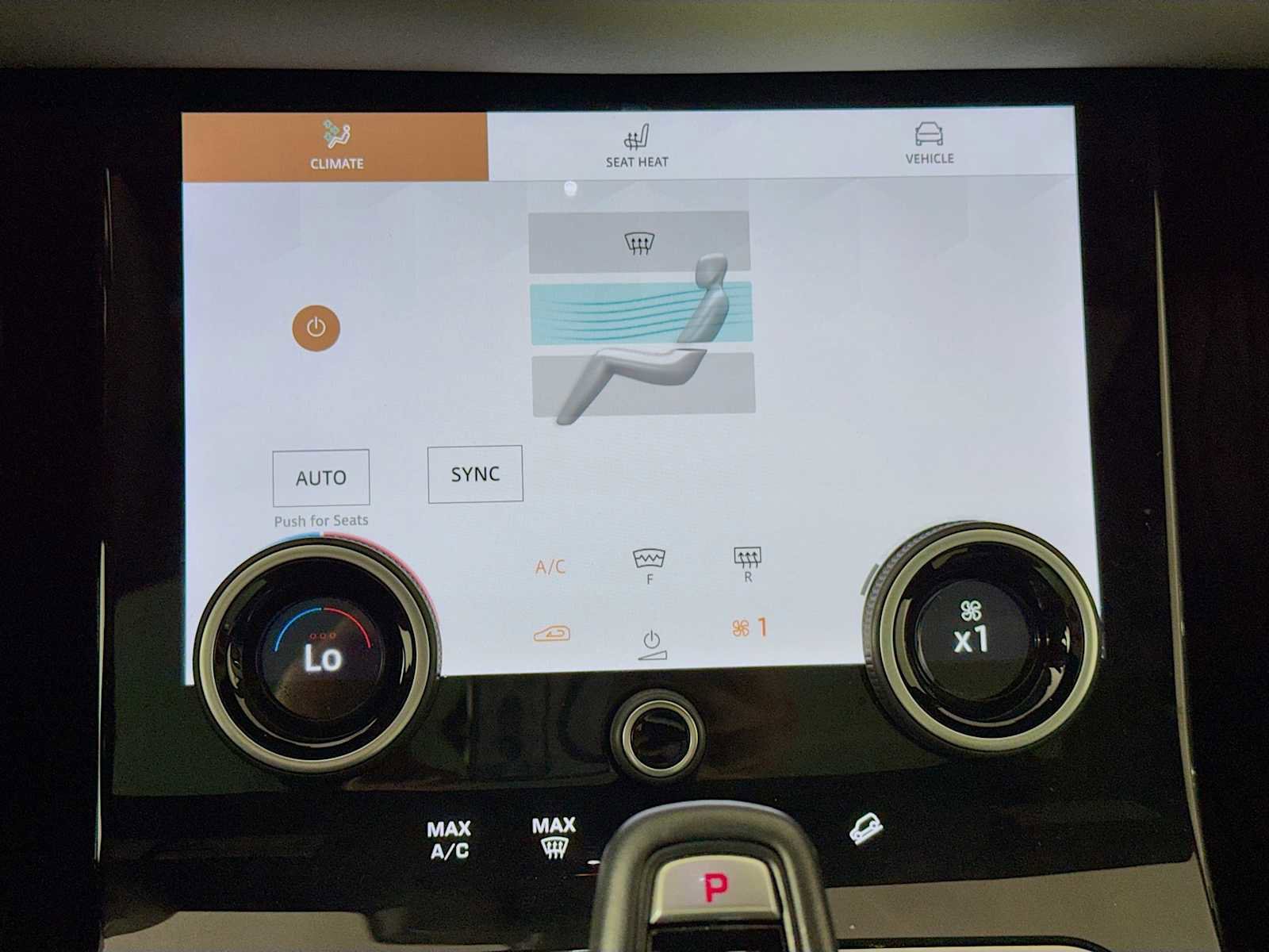 Used 2023 Land Rover Range Rover Evoque R-Dynamic SE image 17