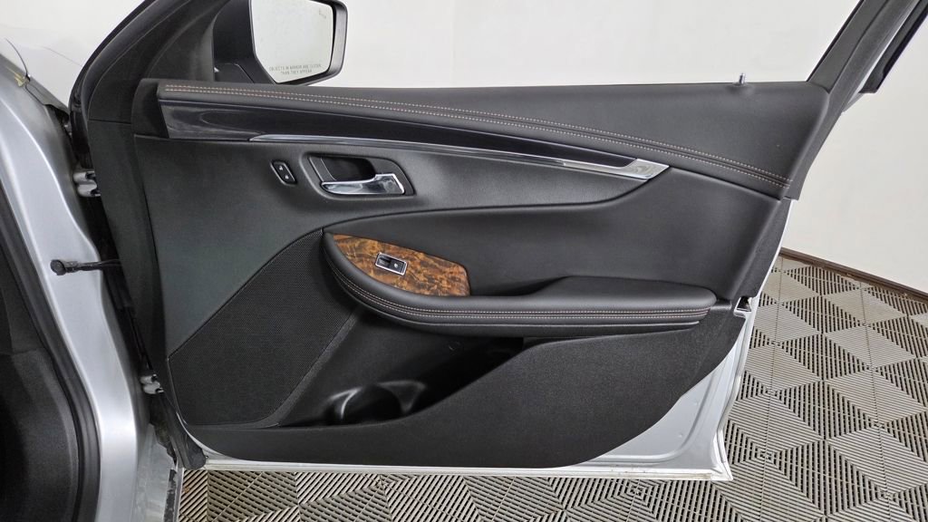 Used 2014 Chevrolet Impala LT w/ Premium Seating Package image 32