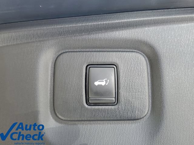 Used 2020 Nissan Pathfinder Platinum FWD image 11
