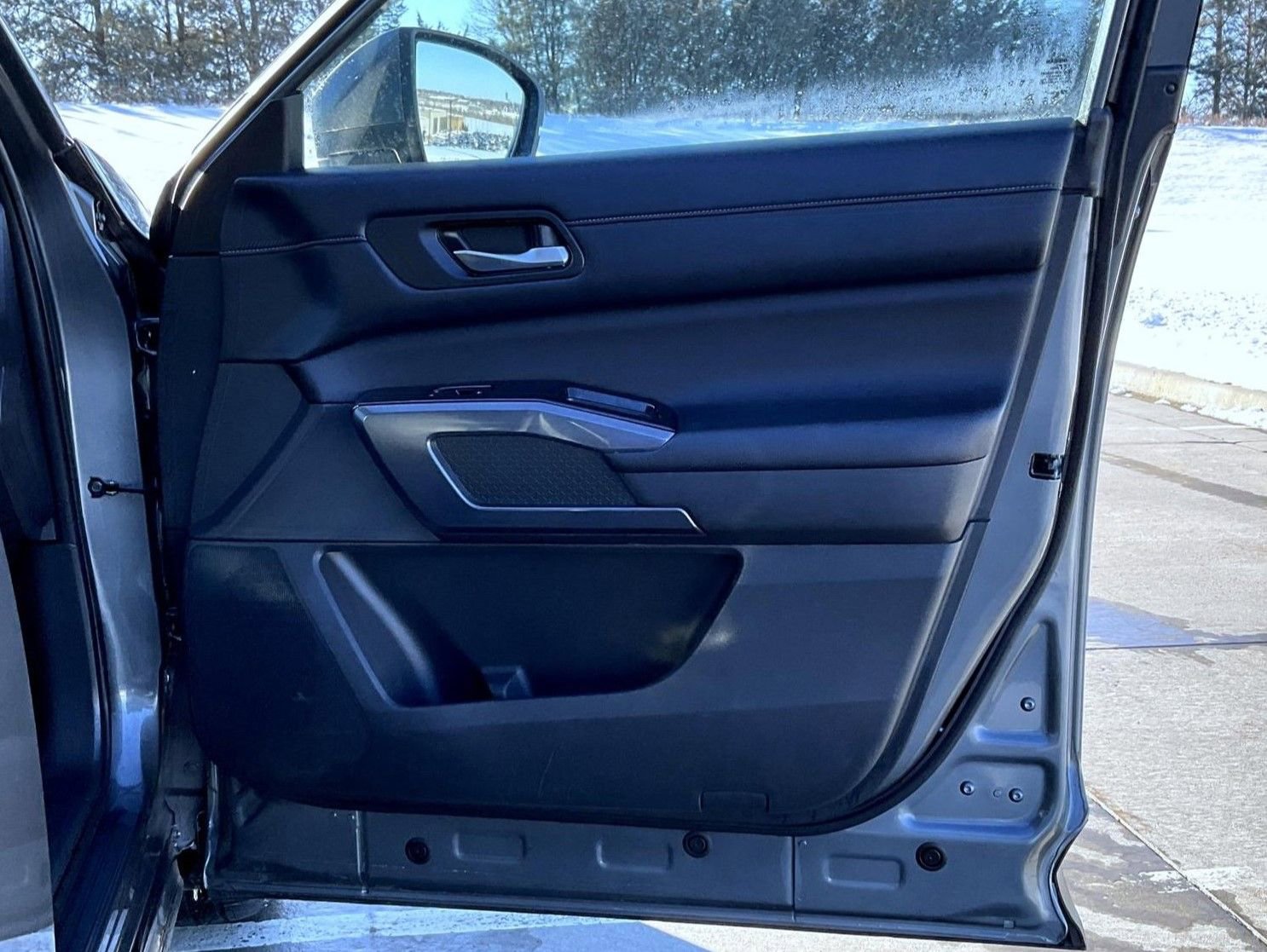 Used 2024 Nissan Pathfinder SL image 17