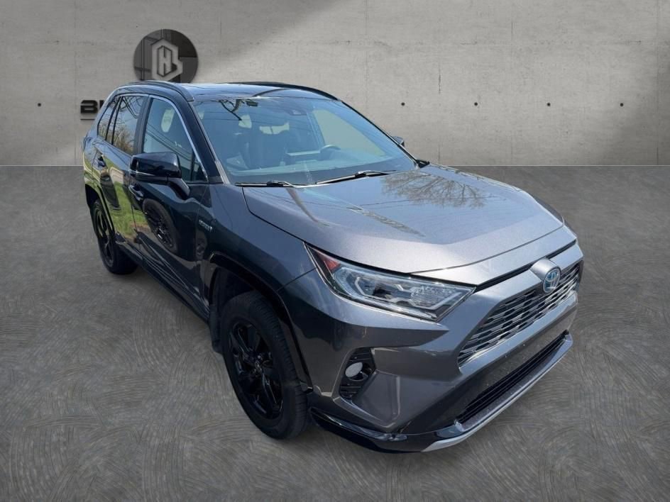 Used 2021 Toyota RAV4 XSE AWD/4WD image 14