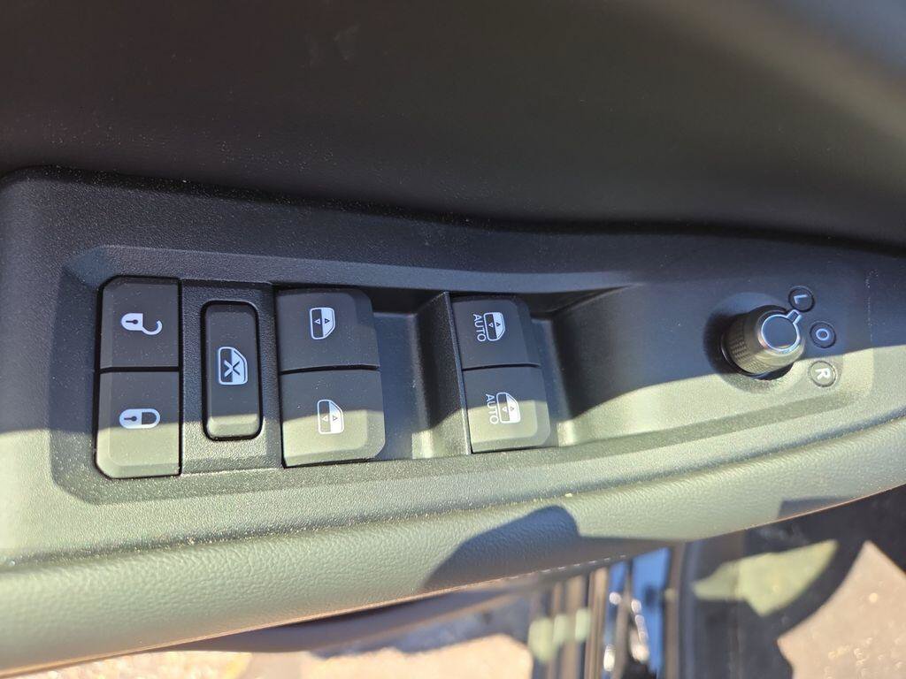 New 2026 Jeep Grand Cherokee Altitude AWD/4WD image 27