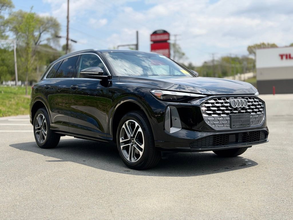 Used 2025 Audi Q5 Premium w/ Convenience Package AWD/4WD image 9