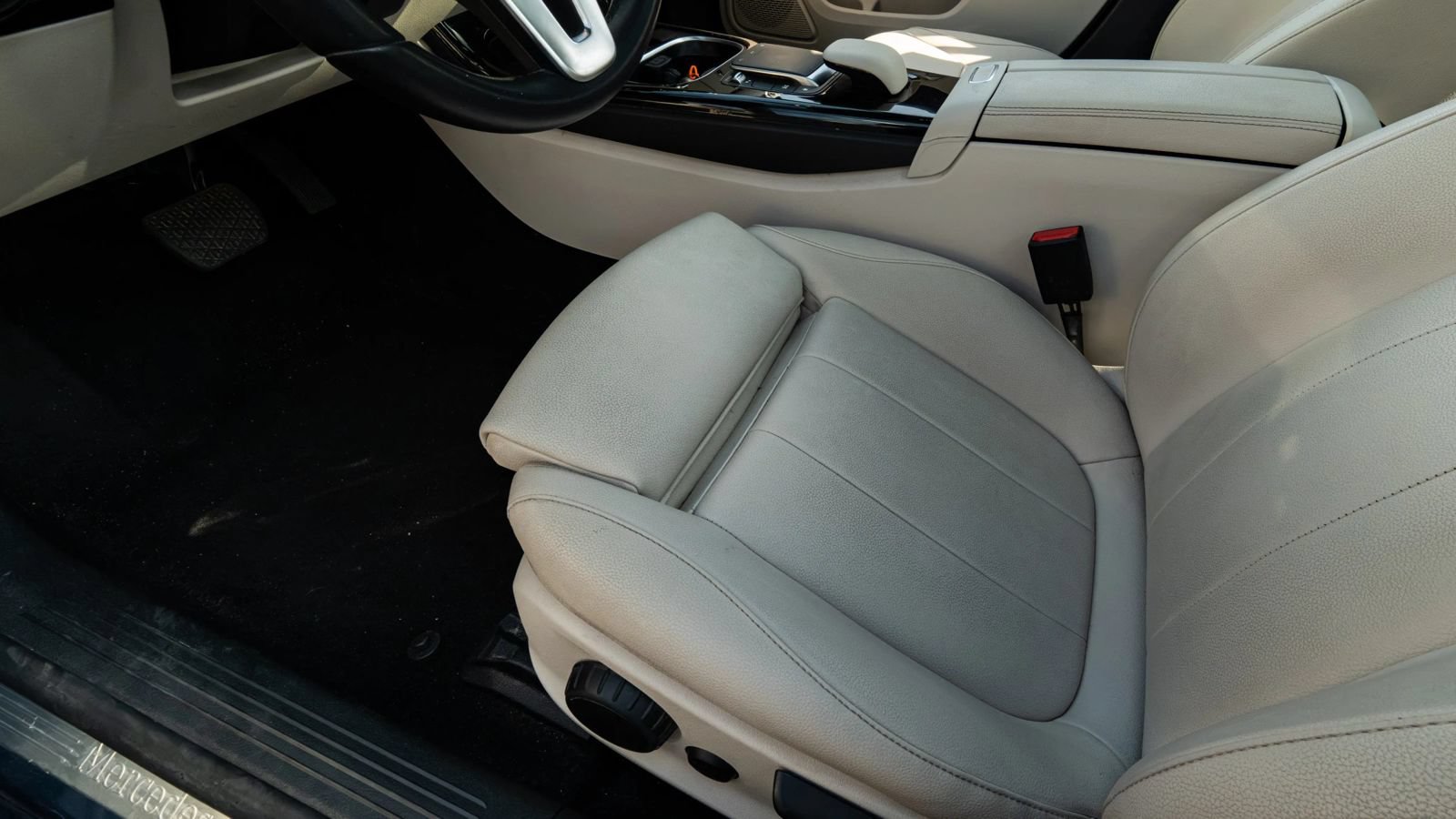 Used 2022 Mercedes-Benz A 220 4MATIC w/ Premium Package Lite image 27