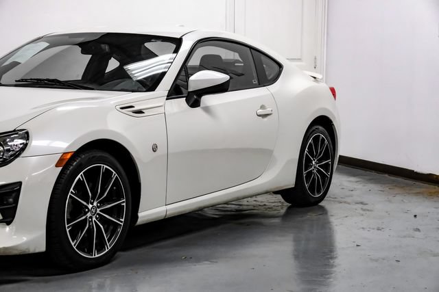 Used 2020 Toyota 86 RWD image 8